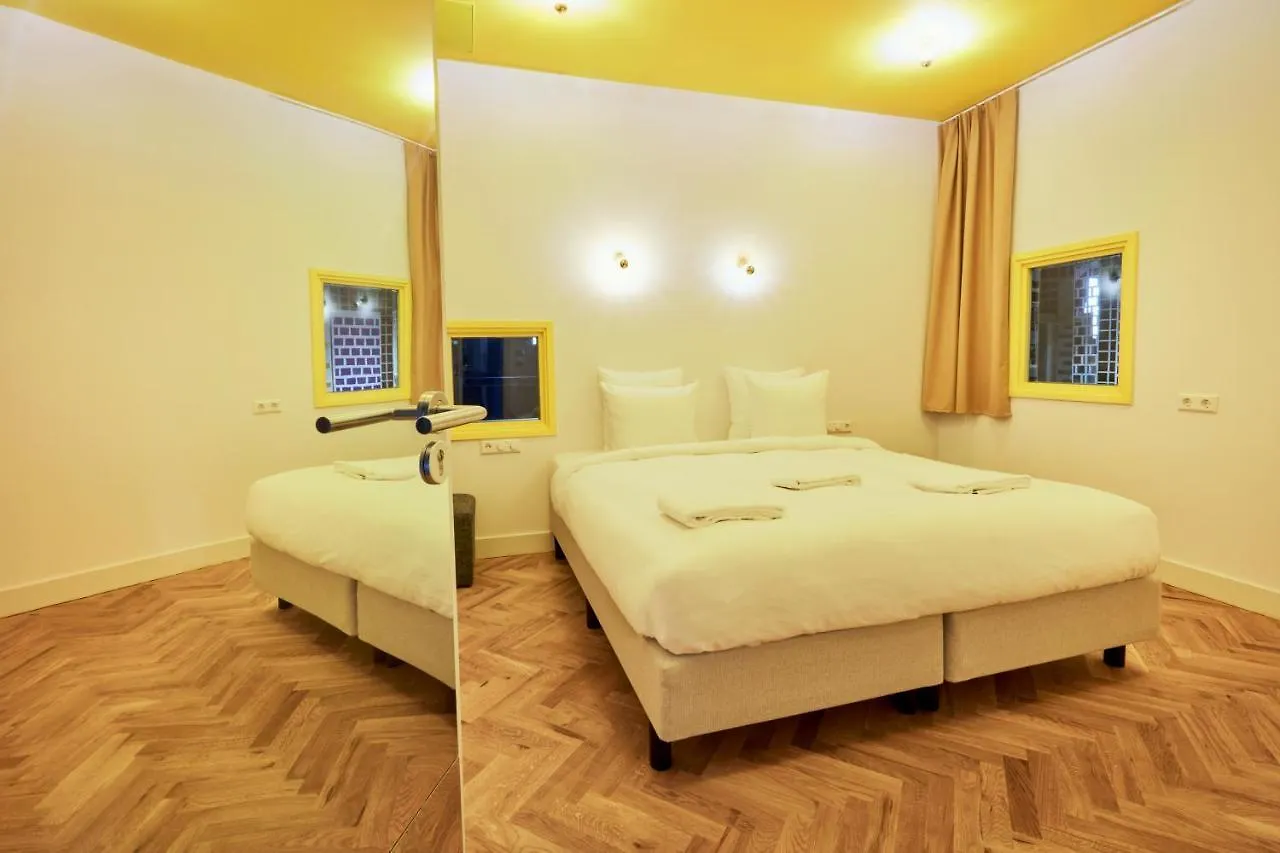 Hotel Not Hotel Amsterdam Hollanda