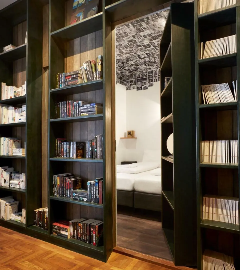 Hotel Not Hotel Amsterdam 3*,  Hollanda